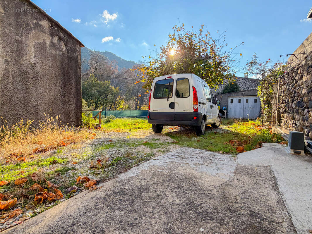 Maison à SAINT-JULIEN-EN-SAINT-ALBAN
