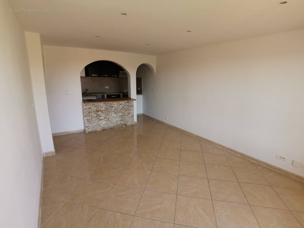 Appartement à CUERS