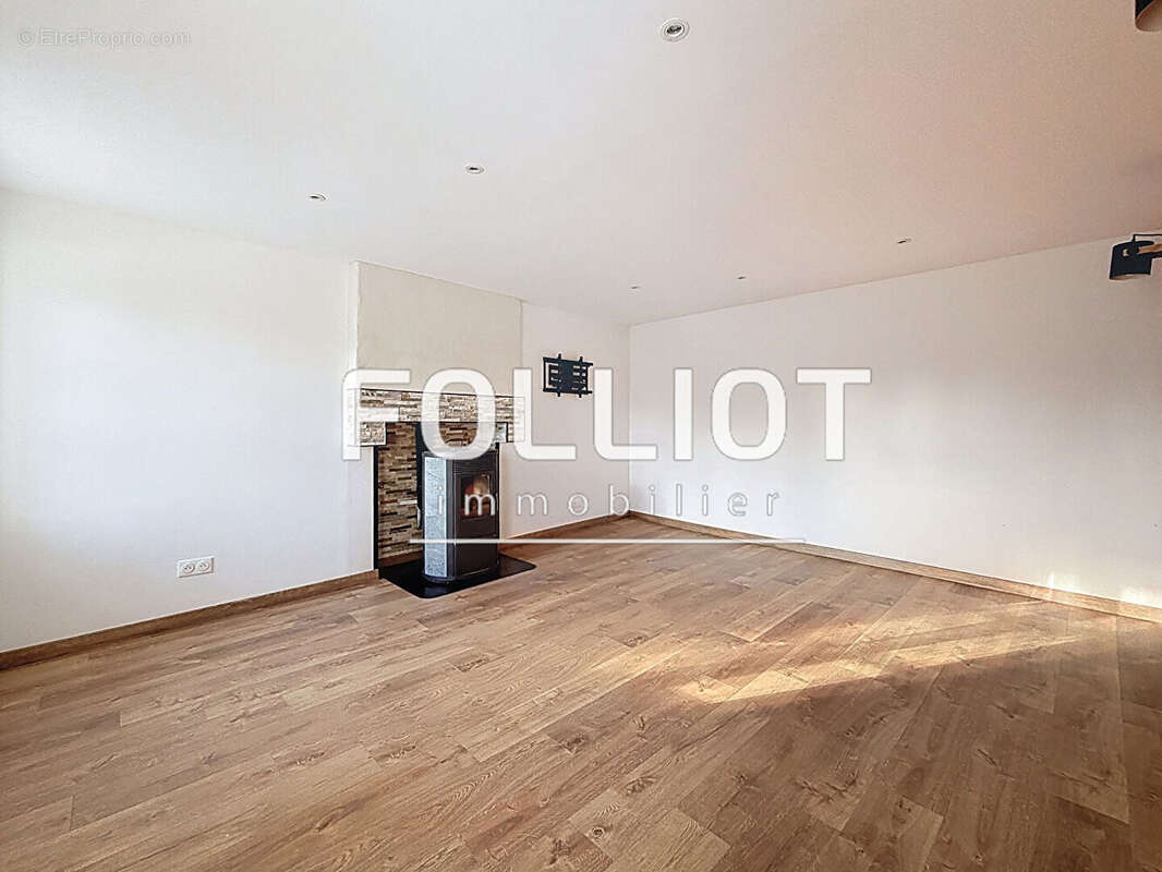 Maison à SAINT-SAUVEUR-LA-POMMERAYE