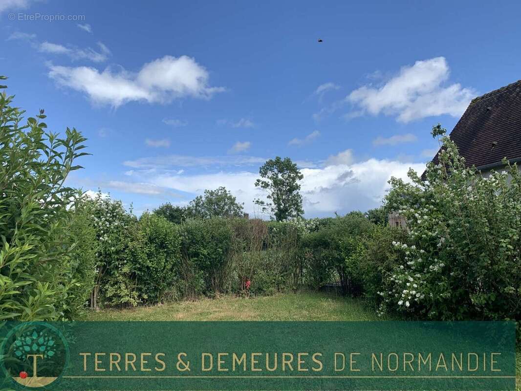 Région VIMOUTIERS (ORNE) Maison en colombages au sein d'un village - photo 8