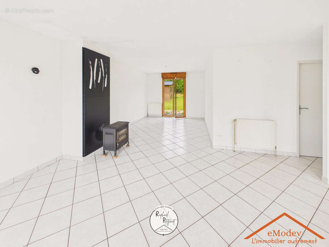 Maison 95 m² à Urimenil  - photo 4