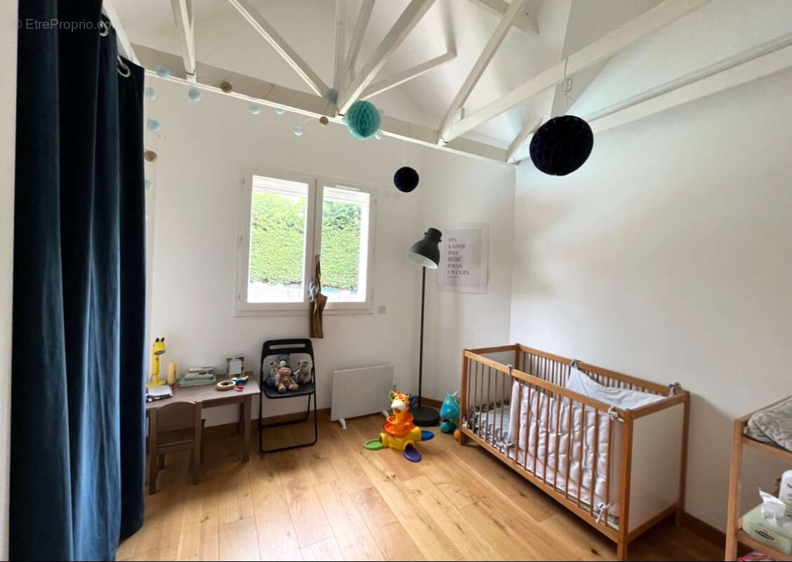 Maison à CHANTELOUP-LES-VIGNES