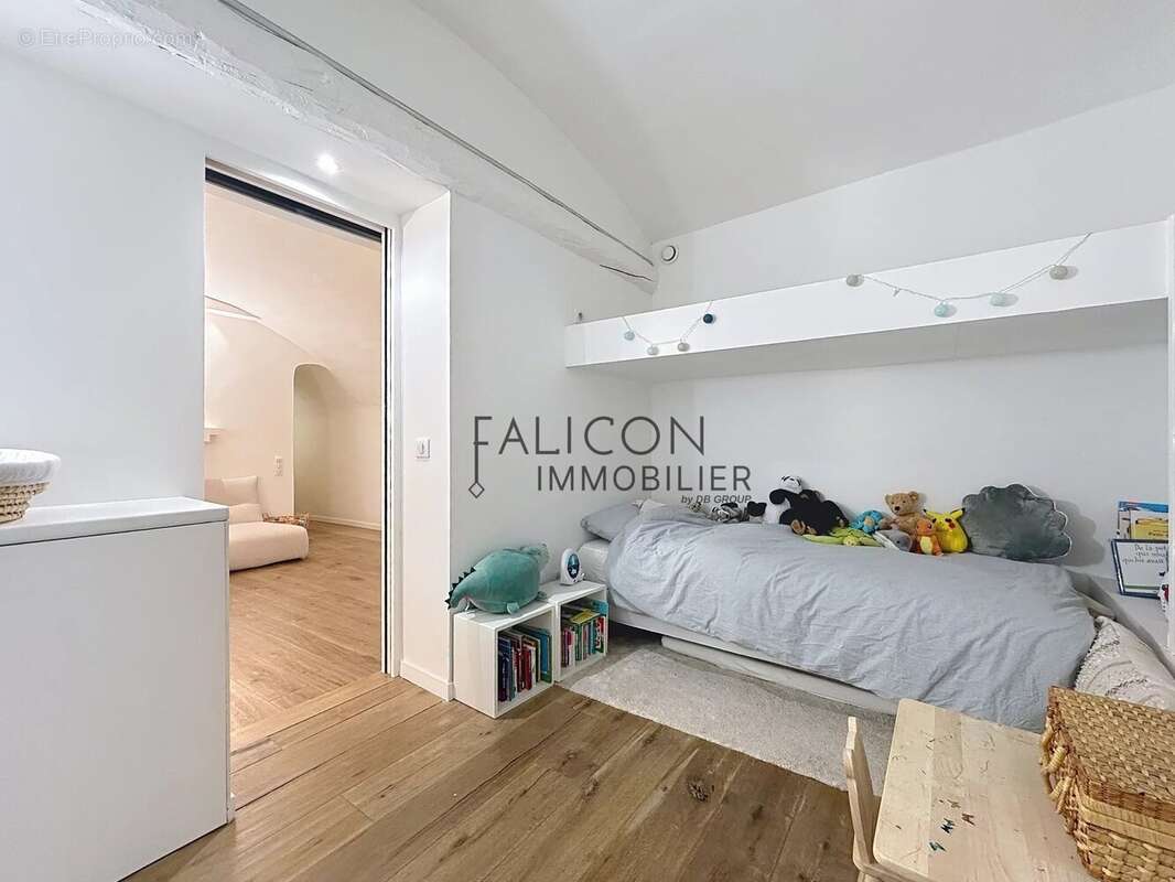 Appartement à FALICON