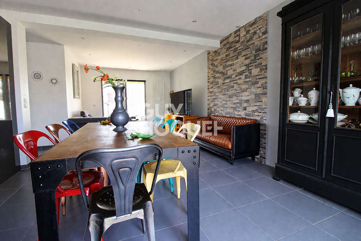 Maison à VERNEUIL-L'ETANG