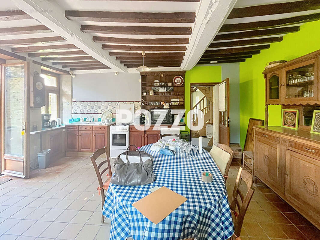 Maison en pierre proche mer,  165 m² , Dépendances , Gros potentiel ! - photo 8