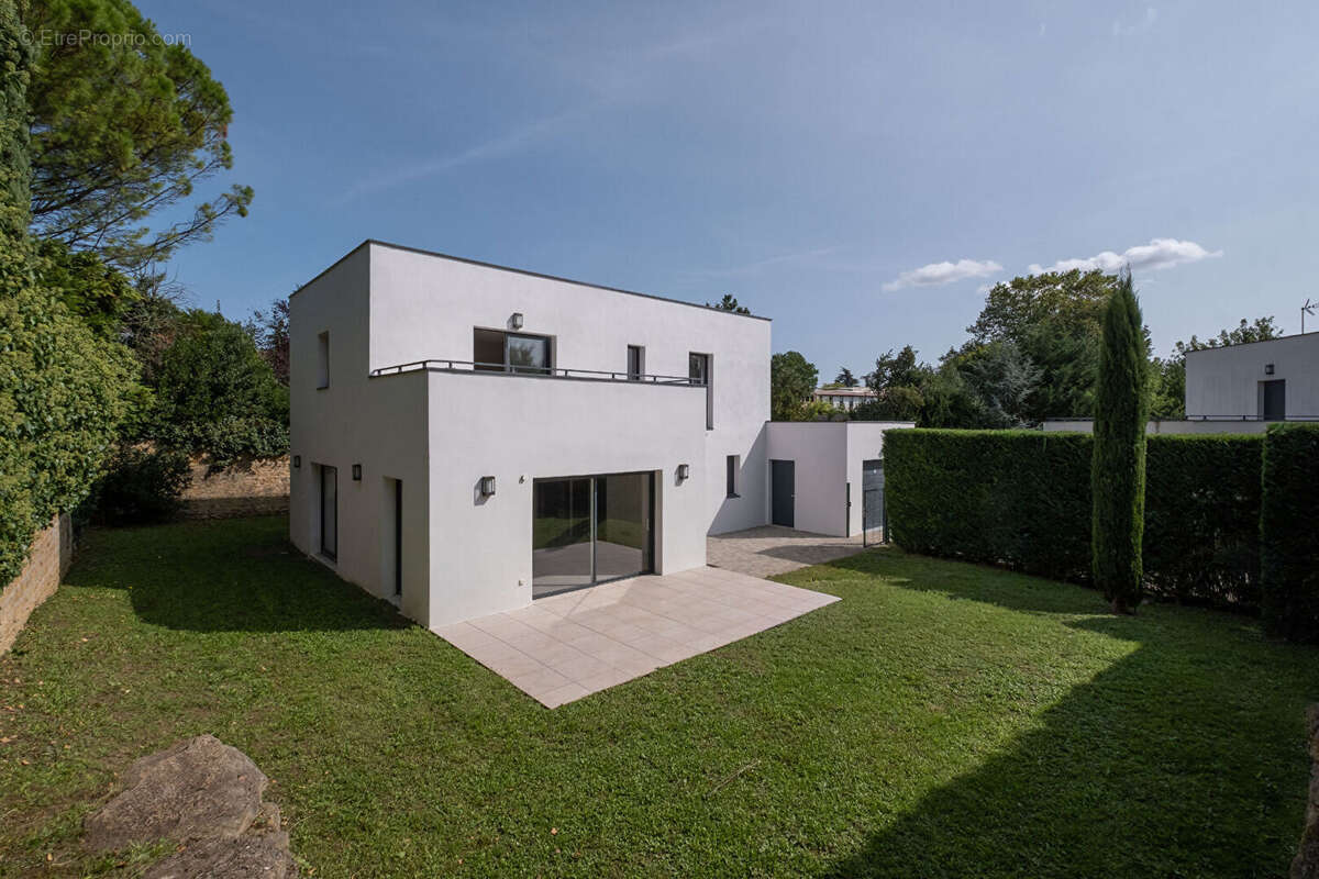 Maison à SAINT-CYR-AU-MONT-D'OR