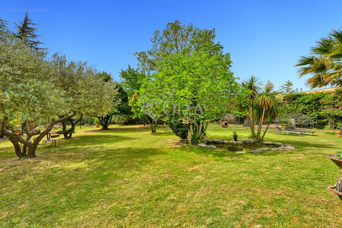 Maison 164 m² à Uzes  - photo 2