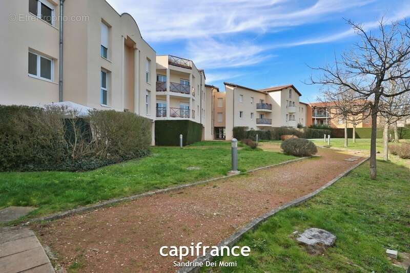 Appartement à SAINT-GENIS-LES-OLLIERES