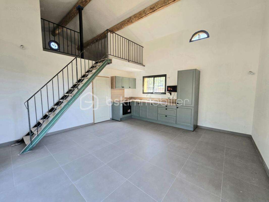 Maison à LA MOTTE-D'AIGUES