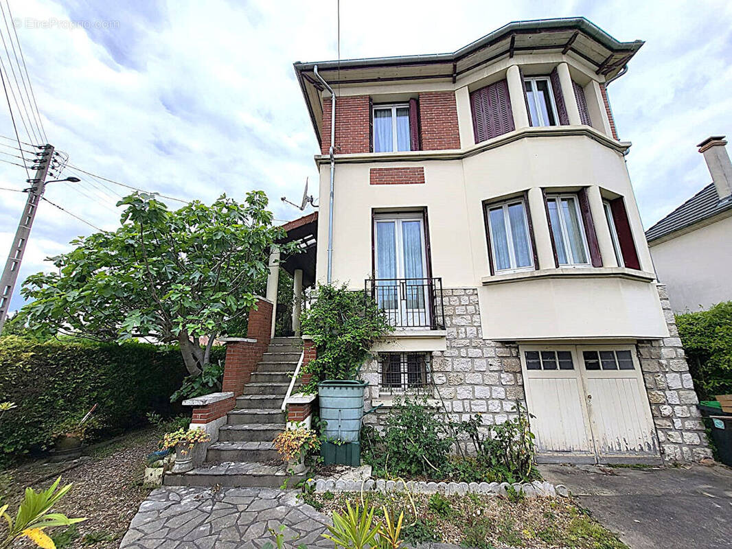 Maison à DEUIL-LA-BARRE