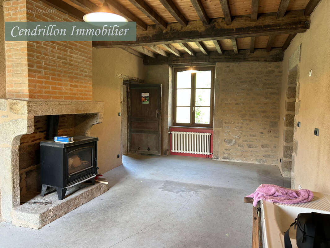 Maison à SAINT-PIERRE-BELLEVUE