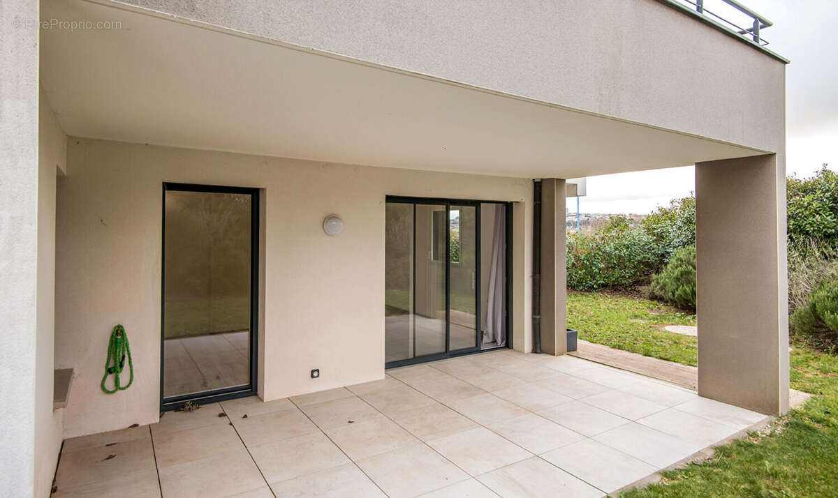 Appartement à ONET-LE-CHATEAU