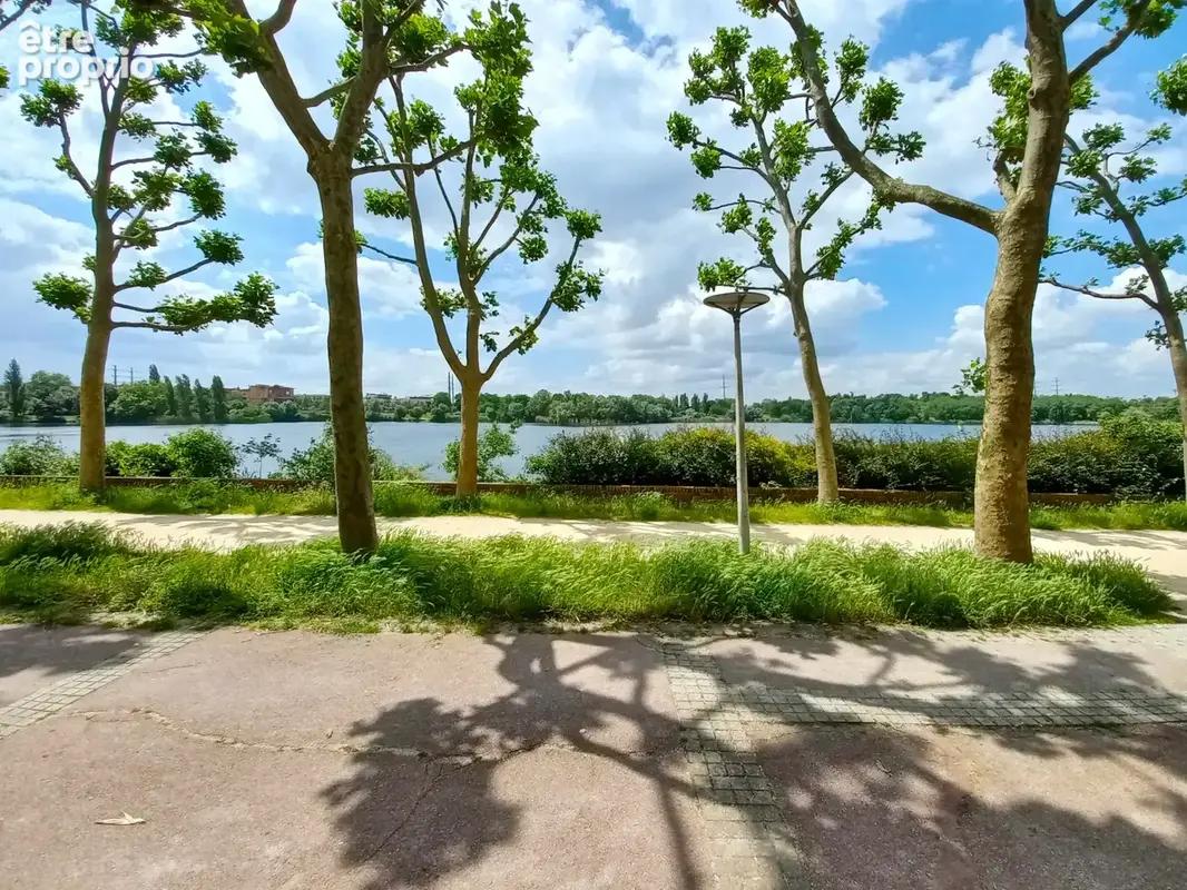 RARE : 3 pièces en front de lac avec terrasse et jardinet. - photo 8