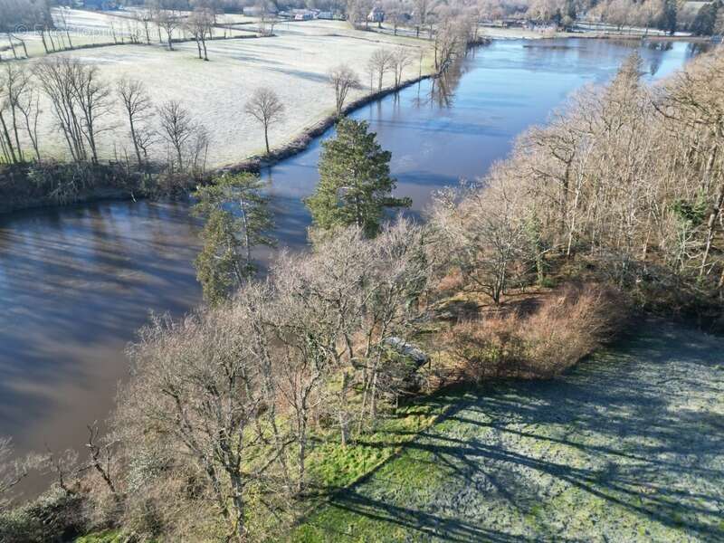 Maison à MAILHAC-SUR-BENAIZE