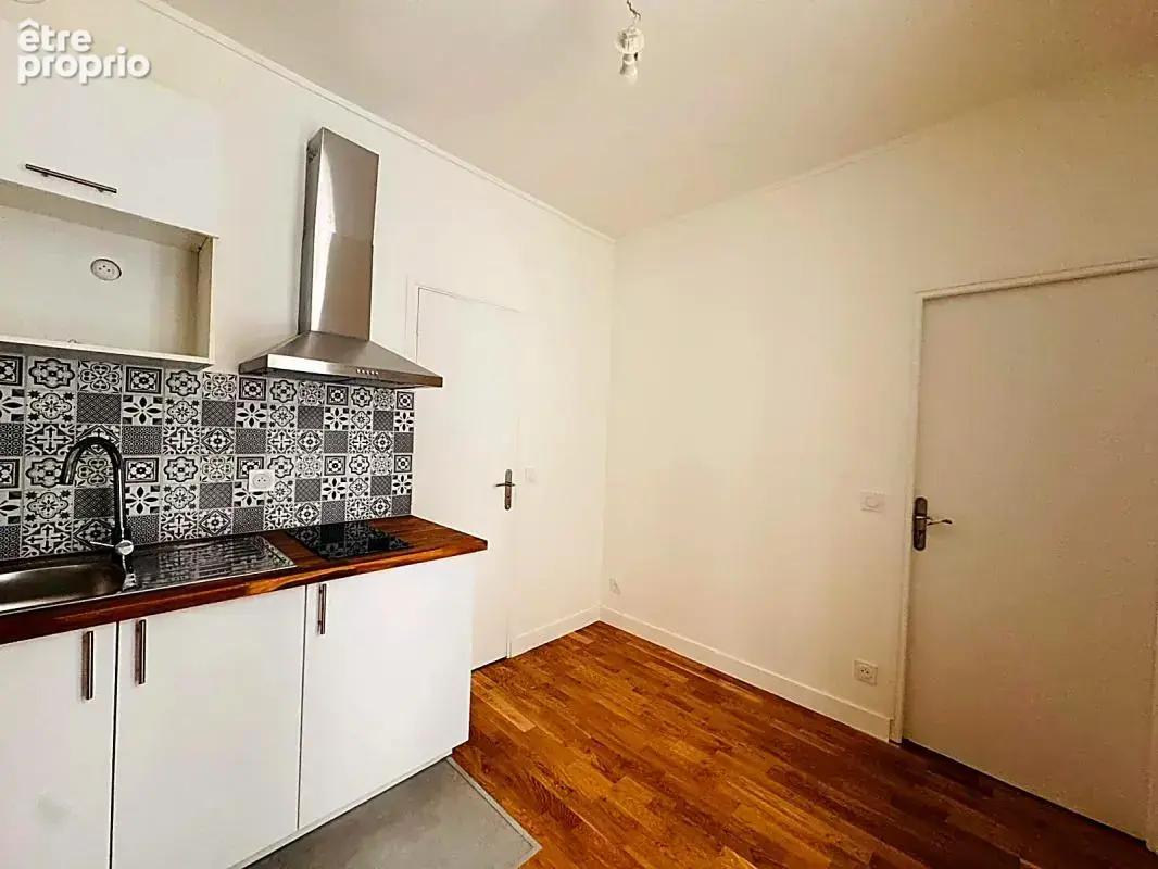 PARIS 20e – appartement rénové 21,34 m² – Idéal cabinet / profession libérale - photo 3