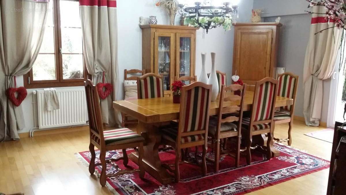 Maison à SAINTE-GENEVIEVE