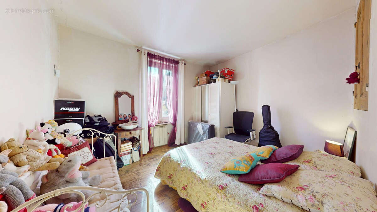 Maison à LA MOTTE-SAINT-MARTIN