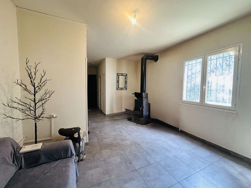 Grande maison T5  au calme avec vue sur la vallée - photo 5