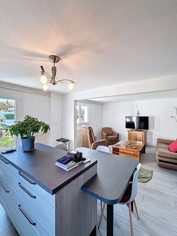 Maison à PARENTIS-EN-BORN