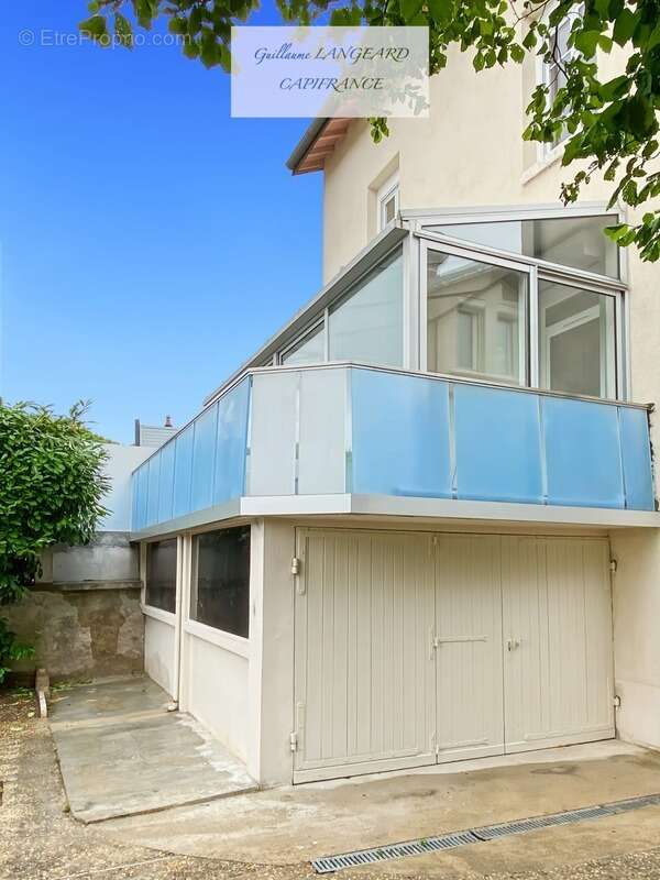 À vendre Oyonnax Centre (01100) – Demeure bourgeoise de caractère - 124 m2 - 250 m2 de terrain - photo 12