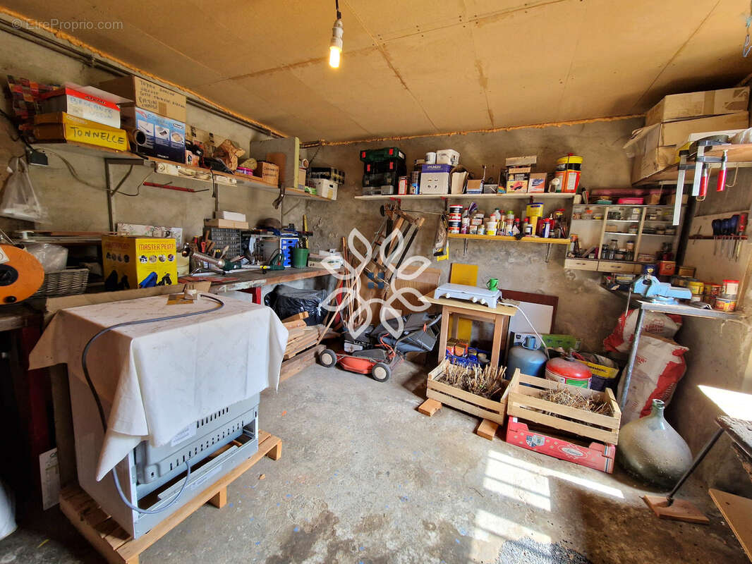 Maison familiale avec sous-sol complet et jardin - photo 17