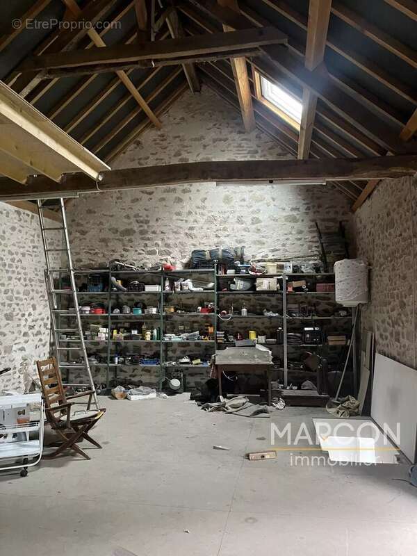 Maison à SAINT-QUENTIN-LA-CHABANNE