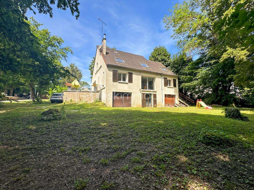 Maison à BOISSISE-LE-ROI