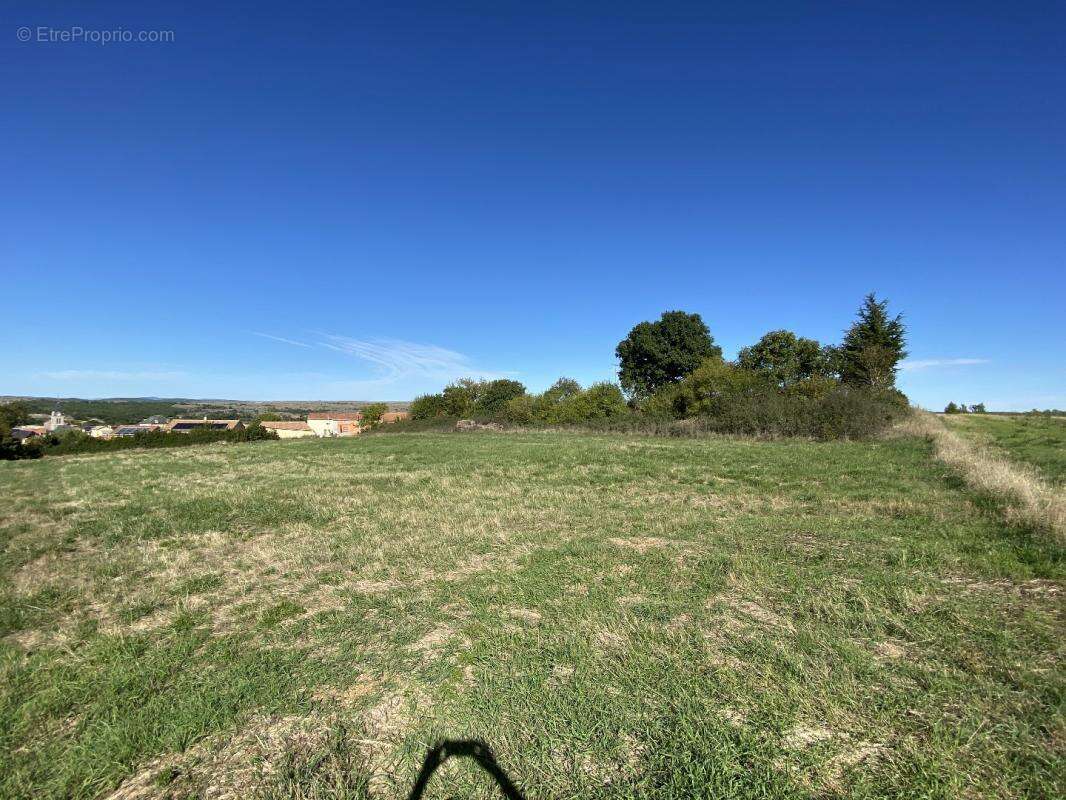 Terrain à LA CAVALERIE