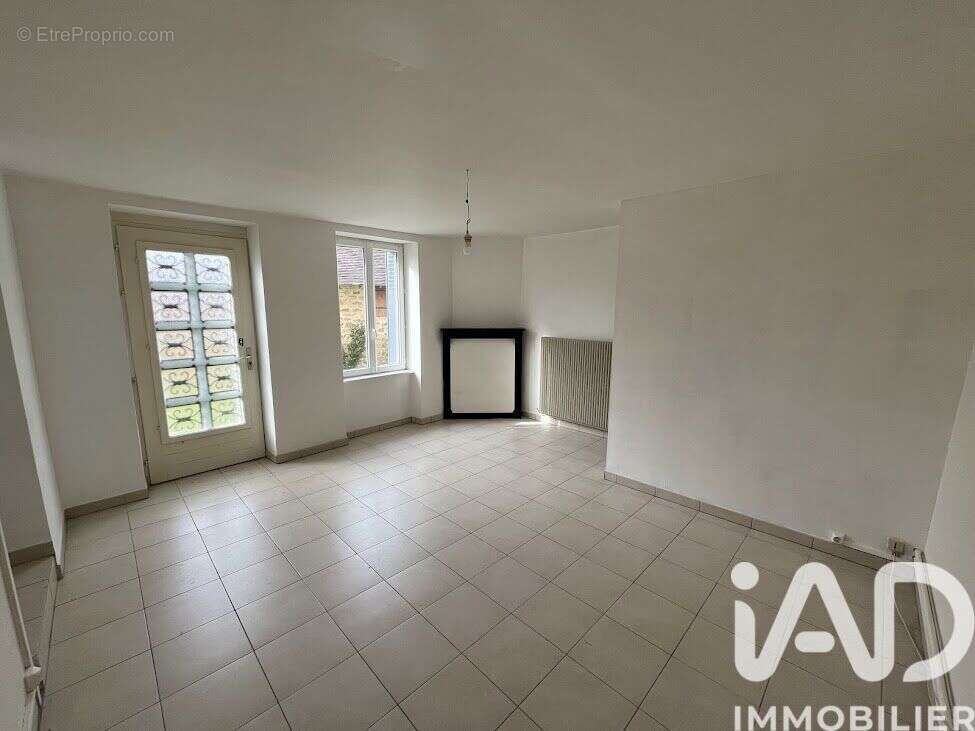 Maison 89 m² à Pageas  - photo 6