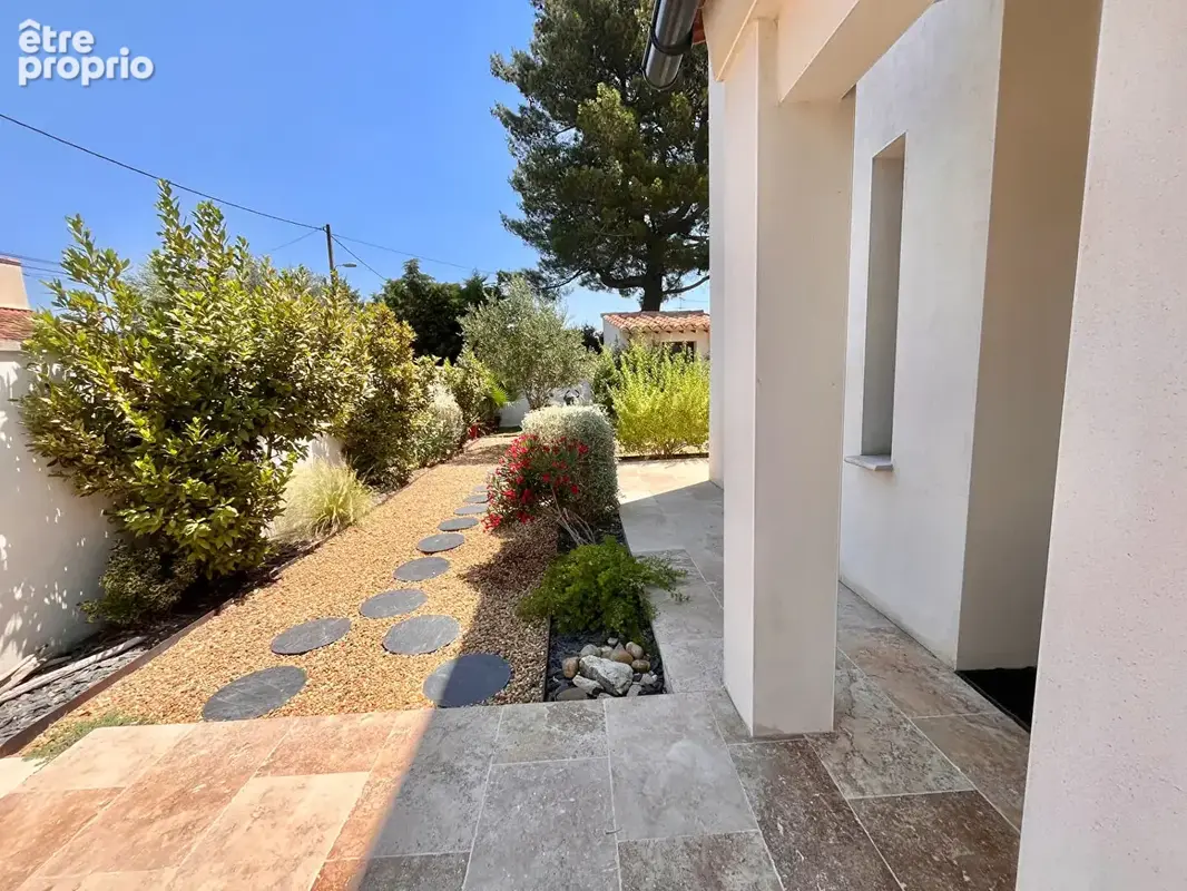 Villa plain pied avec jardin, garage, et piscine à Monplaisir Arles - photo 16