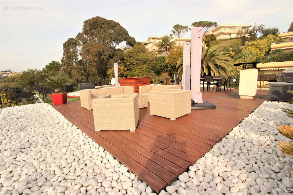 Appartement à MANDELIEU-LA-NAPOULE