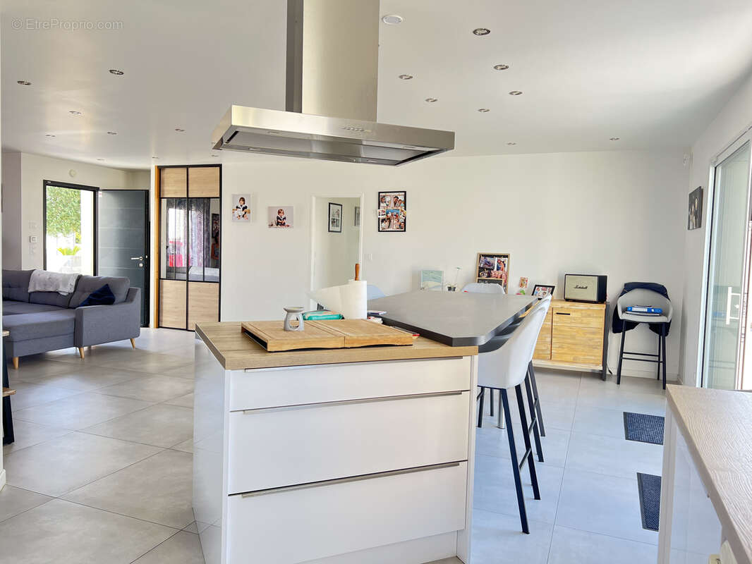 Sainte-Foy   Maison récente de 2021 avec 3 chambres garage et  terrasse - photo 6
