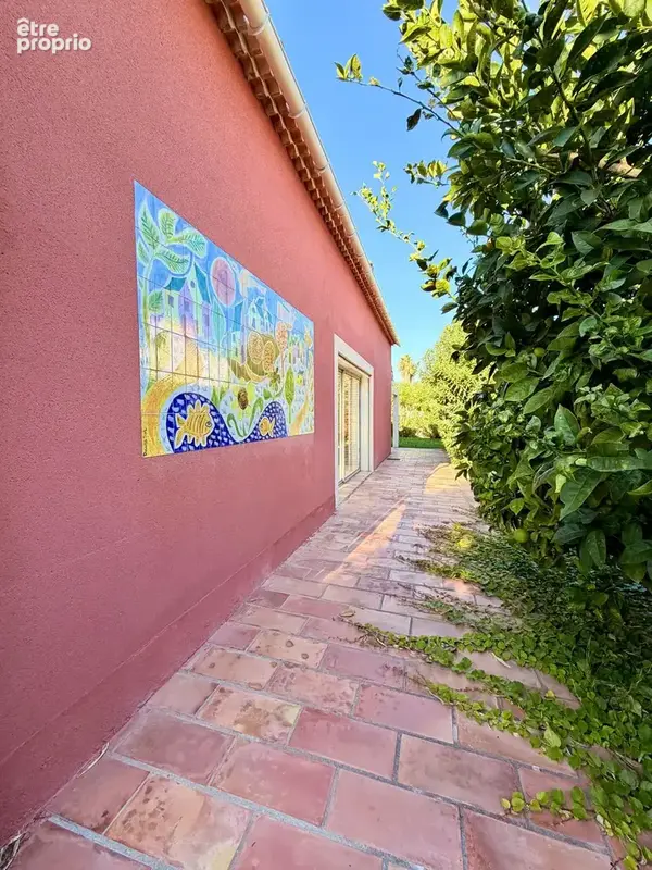 Pérols   villa  atypique t5 de 169m2 au sol avec piscine, jardin et garage - photo 5