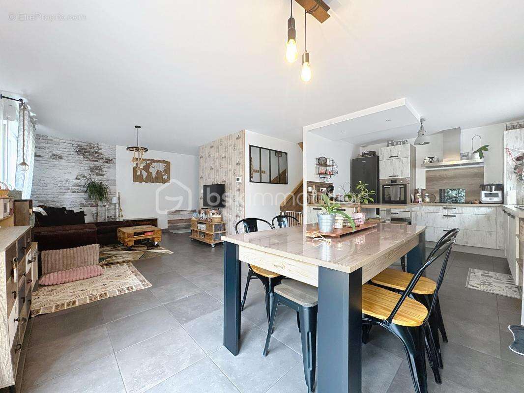 Maison à LONGECOURT-EN-PLAINE