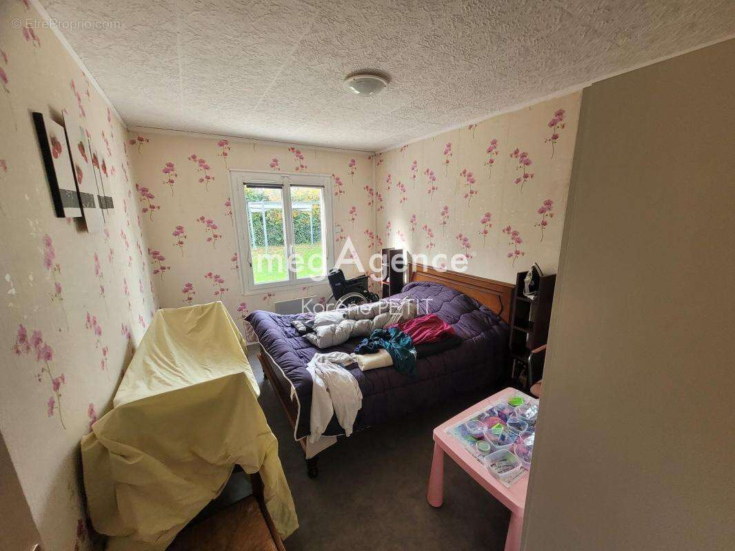 Maison à LE COUDRAY-SAINT-GERMER