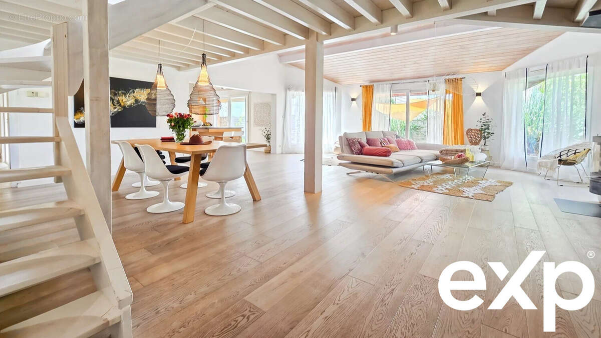 Maison à CHENS-SUR-LEMAN