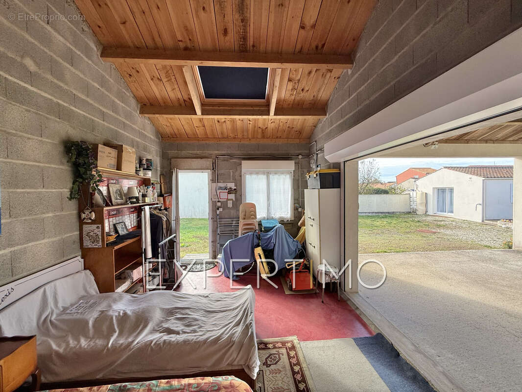 Terrain à LONGEVILLE-SUR-MER