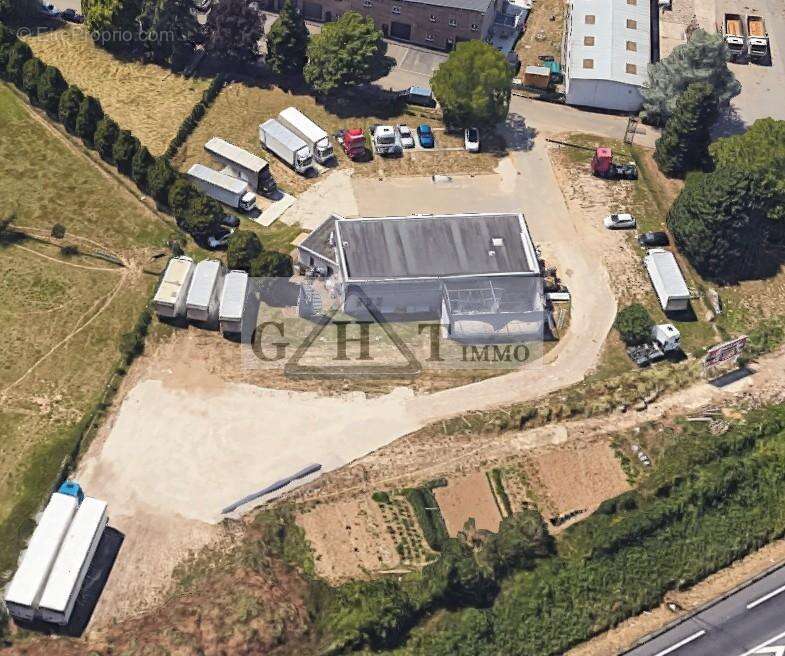 300 m² entrepot terrain sur 3700 m² de parcelle - photo 6