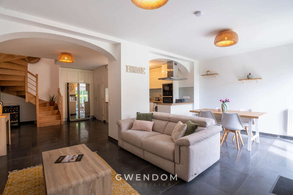 Appartement à CROISSY-BEAUBOURG