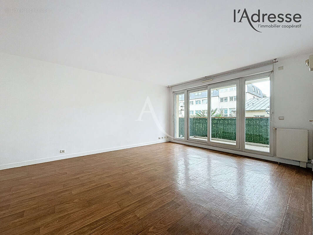 Appartement à SURESNES