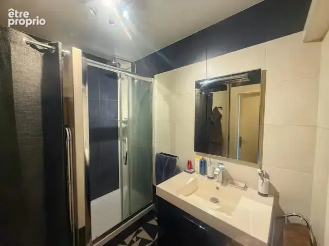 Un deux-trois pièces en hauteur bien situé dans le 18ème arrondissement - photo 10