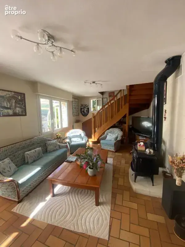 Hubert-Folie Maison familiale de 187 m² avec sous-sol complet et grand terrain - photo 8