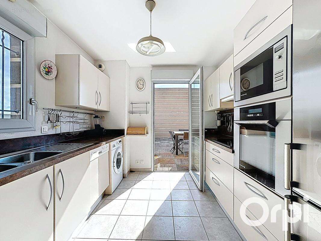 Appartement à VILLENEUVE-LOUBET