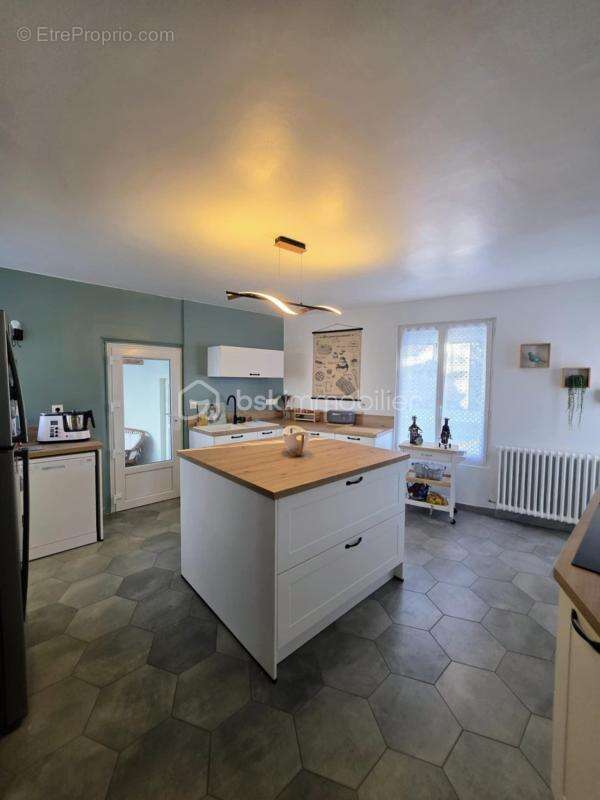 Maison de bourg de 190m2 avec terrain et Garage - photo 2