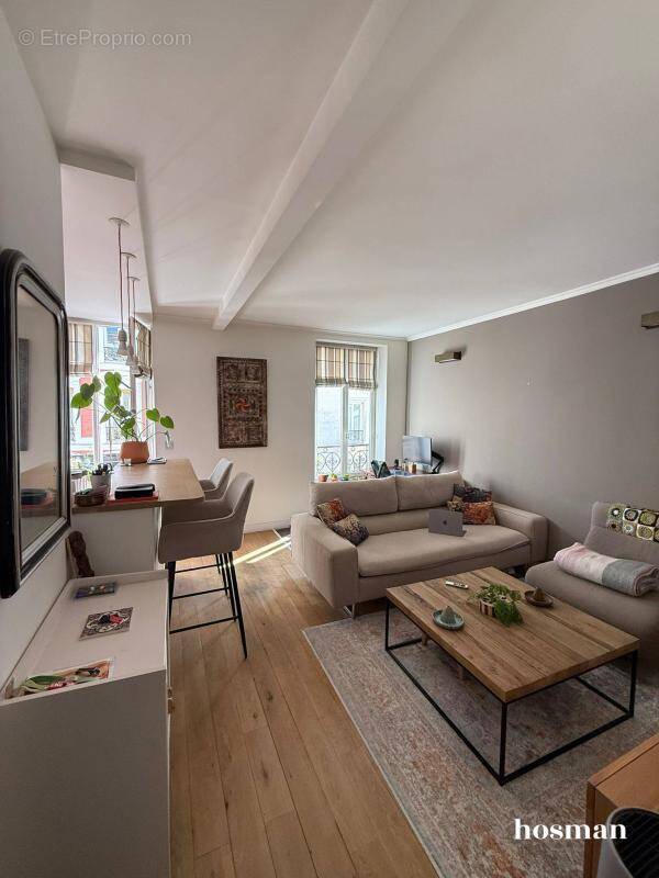 Appartement à PARIS-18E
