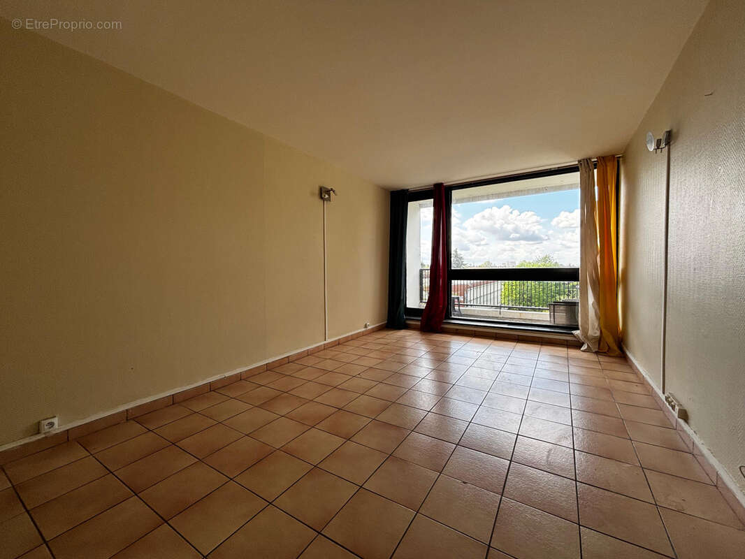 Appartement à STAINS