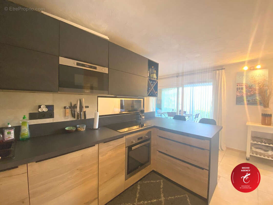 Appartement à ROQUEBRUNE-SUR-ARGENS
