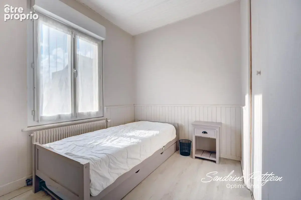 Maison à vendre 94 m² - 5 pièces - parcelle 469 m² - Vaulx en Velin Secteur Rize - photo 11