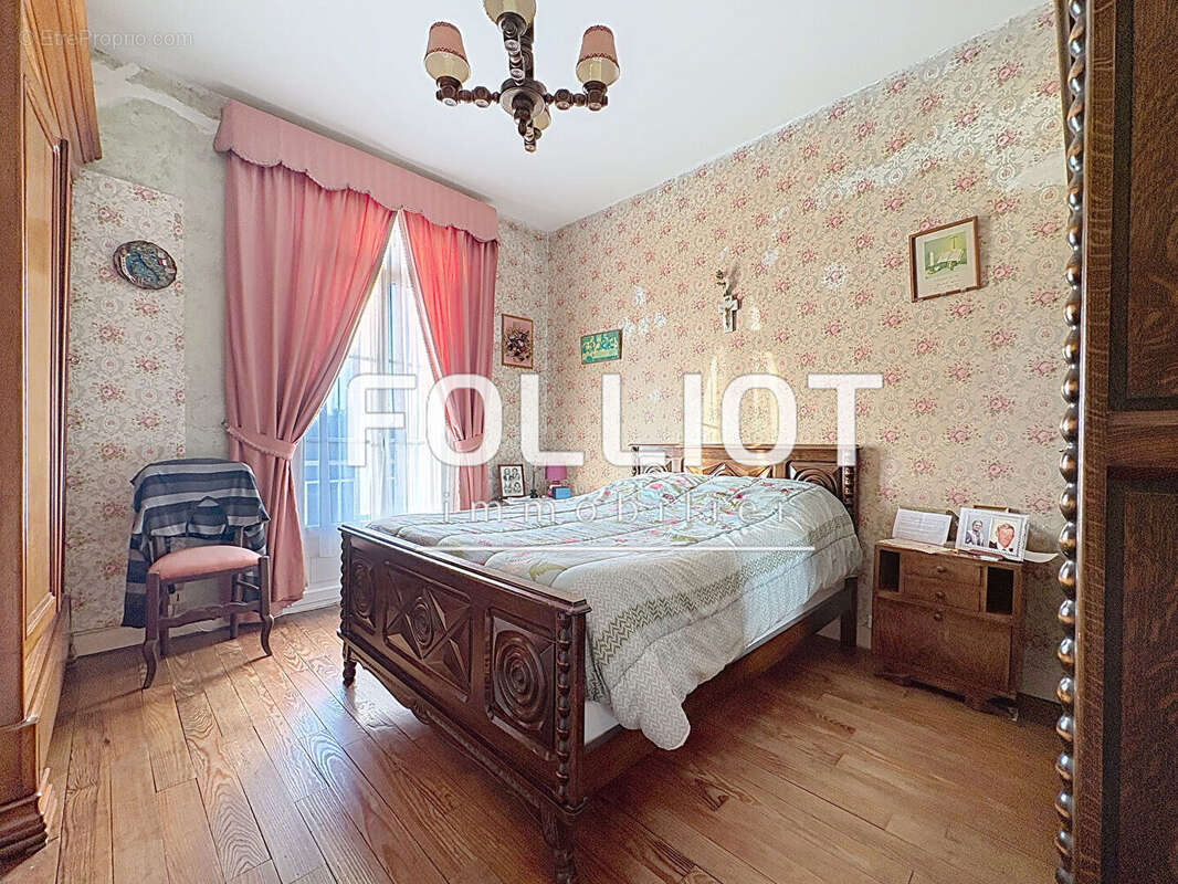 Maison à LE MESNIL-ROUXELIN