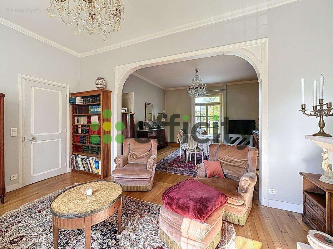 Maison à LUMIGNY-NESLES-ORMEAUX